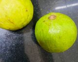 खट्टा-मीठा अमरूद चाट (guava masala chat) रेसिपी चरण 1 फोटो