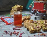 A picture of step 8 of Besan Halwa حلوای آرد نخودچی.
