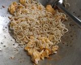 Foto langkah ke 3 dari resep Bakmie Goreng Bumbu Ebi.