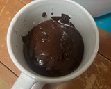 Foto del paso 4 de la receta: Bizcocho a la taza de cacao y azúcar moreno | 3 min de micro - 5 min en total