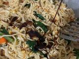 Mie goreng udang rebon