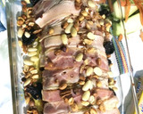 Foto del paso 5 de la receta: Lomo de cerdo mechado con guarnición de verduras salteadas