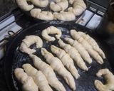 Foto del paso 4 de la receta: Medialunas y vigilantes c/ margarina