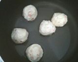 Foto langkah ke 1 dari resep Tumis baso kepiting with sosin.