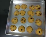 Foto langkah ke 3 dari resep Vanilla Chocochips Cookies.