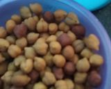 A picture of step 2 of Kale Chana black gram in Besan Gravy.