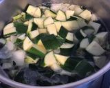 Une image de l'étape 4 de Soupe de brocolis courgettes poireau et pommes de terre aux épices.