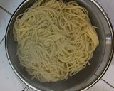Foto langkah ke 2 dari resep Spaghetti Goreng Jawa.