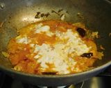 A picture of step 5 of LEHSUNI PANEER gravy.
