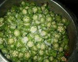 A picture of step 4 of Bhindi ki bhaji.