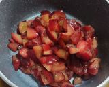 A picture of step 1 of Sabudana plum Parfait.