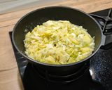 Foto del paso 7 de la receta: Repollo con patatas y bacalao