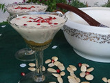 Ajoblanco con salsa de mango y granada