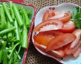 Hình bước làm 2 của món Lẩu đầu cá hồi nấu măng chua
