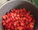 Foto del paso 1 de la receta: Mermelada de fresa 🍓 sin azúcar