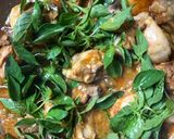 Foto langkah ke 3 dari resep Ayam Woku Kemangi.