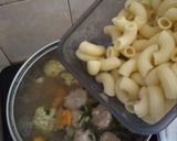 Foto langkah ke 5 dari resep Sop Bakso Telur Puyuh.