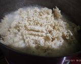 ম্যাগি ব্রেড ভুজিয়া(Maggi Bread bhujia recipe in bengali) রেসিপির ধাপ 2 ছবি