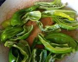 Foto del paso 2 de la receta Muslitos de pollo con pimientos verdes de la huerta
