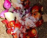 Foto langkah ke 2 dari resep Balado kentang sosis.