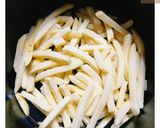 รูปขั้นตอนการทำที่ 2 ของ 🍟เฟรนช์ฟรายส์ทอดไร้น้ำมัน - Straight Cut Fries in Air fryer