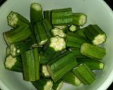 Foto langkah ke 1 dari resep Sayur Asem Okra dan Kacang Panjang.