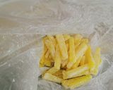 รูปขั้นตอนการทำที่ 2 ของ เฟรนช์ฟรายผัดซอส🍟