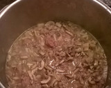 Foto del paso 2 de la receta: Champiñón con longaniza fresca en su propia salsa