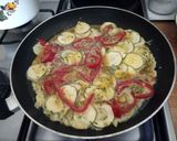 1950. Cukkinis paprikás omlett reggelire 😋 recept fázis 3 fotója