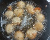 A picture of step 3 of Dahi vade.