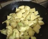 A picture of step 1 of Dry Aloo Gobhi Masala.