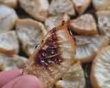 Foto del paso 4 de la receta: Nabo con romero (o la hierba que prefieras) al horno 🦄 Snack saludable para una picadita keto 💪🏼