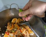 Foto langkah ke 3 dari resep Thai Lemongrass prawn ~ udang serai thailand.