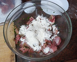 Foto del paso 2 de la receta: Guiso de judiones con cochino y alcachofas fritas
