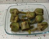 Foto del paso 2 de la receta: Alcachofas con almejas y langostinos