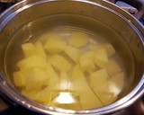 Foto del paso 1 de la receta: Puré de patata y aguacate