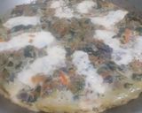 Foto del paso 3 de la receta: Tortilla de repollo morado, brócoli, espinaca, zanahoria y cebolla