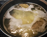 Foto del paso 1 de la receta: Patatas revolconas