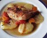 Foto del paso 7 de la receta Muslos de pollo con patatas y tomate