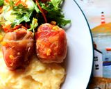 A picture of step 6 of Chicken rolls with cheese, in bacon.