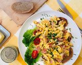 Φωτογραφία βήματος 4 της συνταγής Scrambled eggs με ζαμπόν 🥚🍳🥓