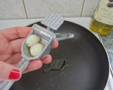Valentin napi pizza recept fázis 4 fotója