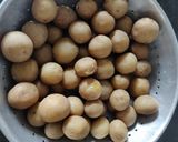 શાહી કાજુ આલુ(Shahi kaju masala Recipe in Gujarati) રેસીપી સ્ટેપ1ફોટો