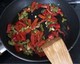 Foto del paso 2 de la receta: Patatas a lo pobre con huevo (con patata cocida)
