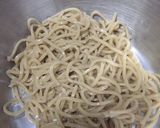 Gambar langkah 1 resipi Maggi ball.