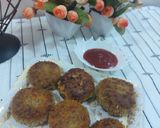 A picture of step 4 of Potato stuffing chicken cheese patties.