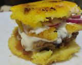 Foto del paso 15 de la receta: Arepa🫓burger🍔de pollo🥯🍗🍍🧀🧄