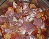 Csülkös körömpörkölt főlt krumplival csípősen recept fázis 2 fotója