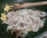 Foto langkah ke 2 dari resep Udang Saos Mentega.