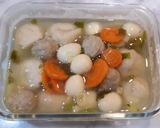 Foto langkah ke 2 dari resep Sop Bakso Daging&Ikan.